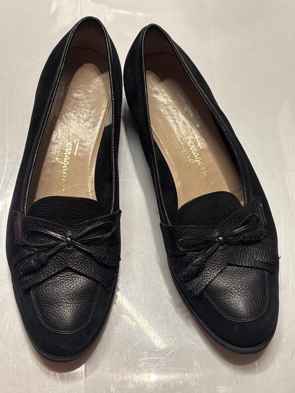 SALVATORE FERRAGAMO Black Suede Pebbled Leather Tassel Bow Loafer Moc Women’s 9